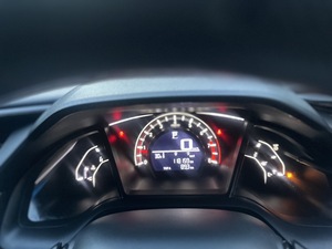 รถบ้าน รถมือสอง Honda Civic 1.8 i-VTEC รุ่น E เกียร์ Auto ปี 2016 โดย หญิงรถบ้าน รถมือสองขอนแก่น ราคาถูก ผ่อนสบาย